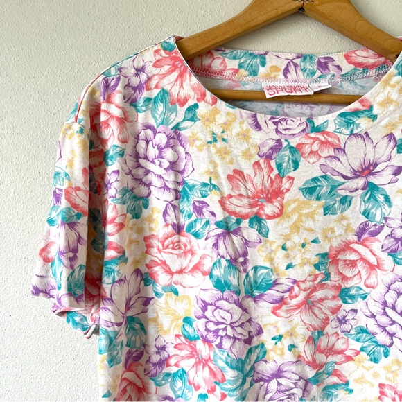 Vintage Pastel Floral Scoop Neck T-Shirt - Picture 3 of 13